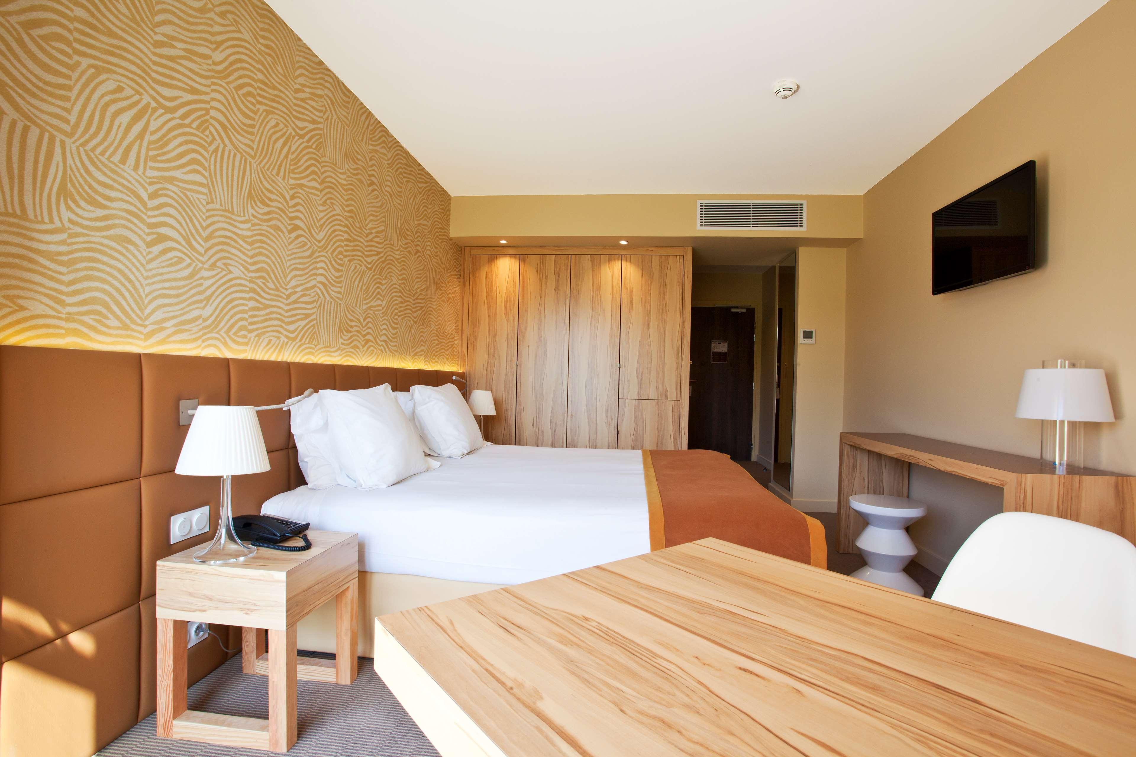 Golden Tulip Avignon Le Paradou Exterior foto