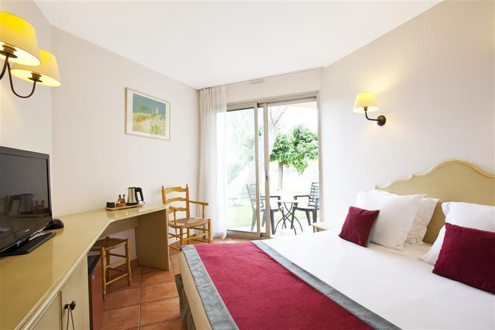 Golden Tulip Avignon Le Paradou Exterior foto