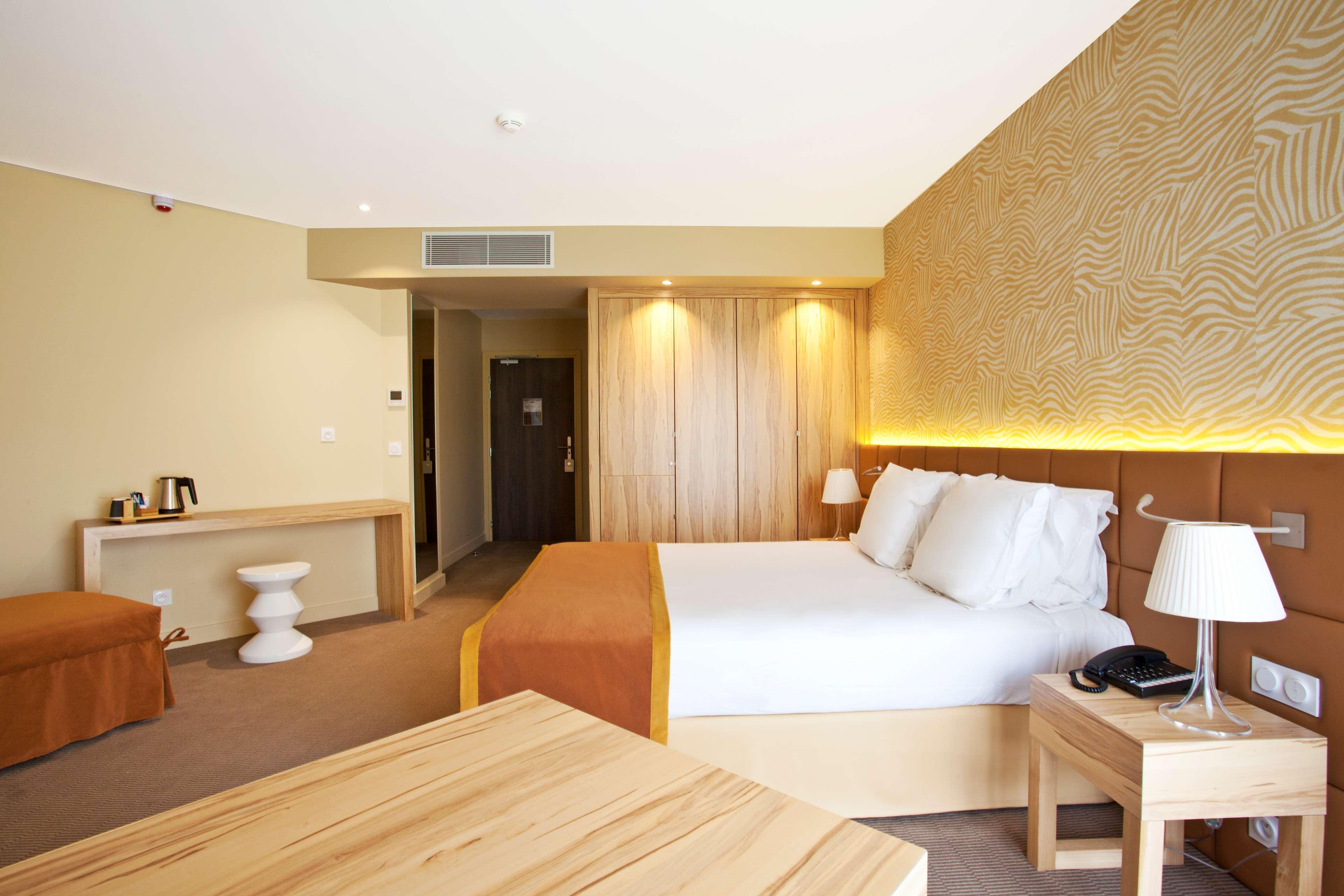 Golden Tulip Avignon Le Paradou Exterior foto