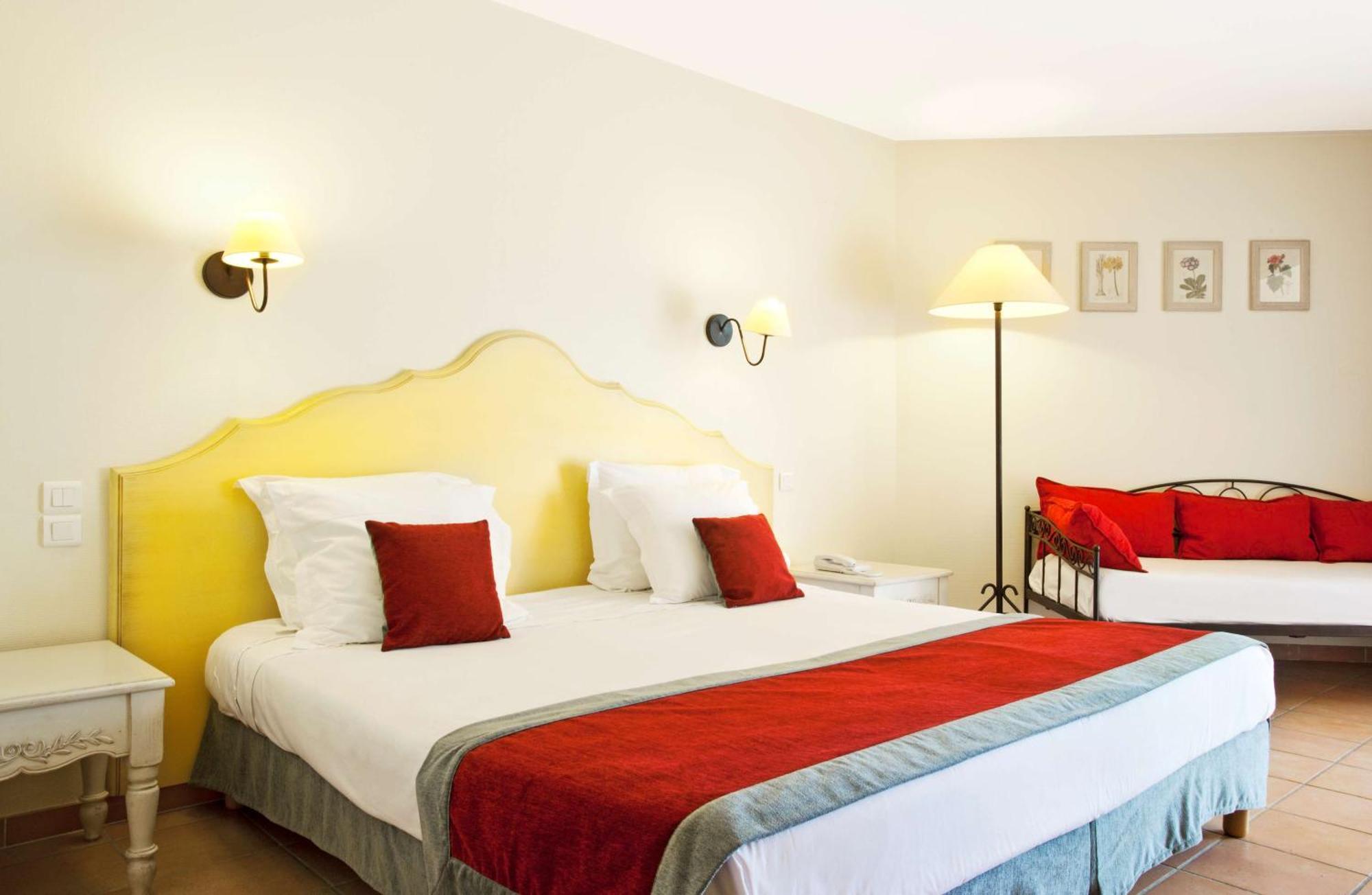 Golden Tulip Avignon Le Paradou Exterior foto
