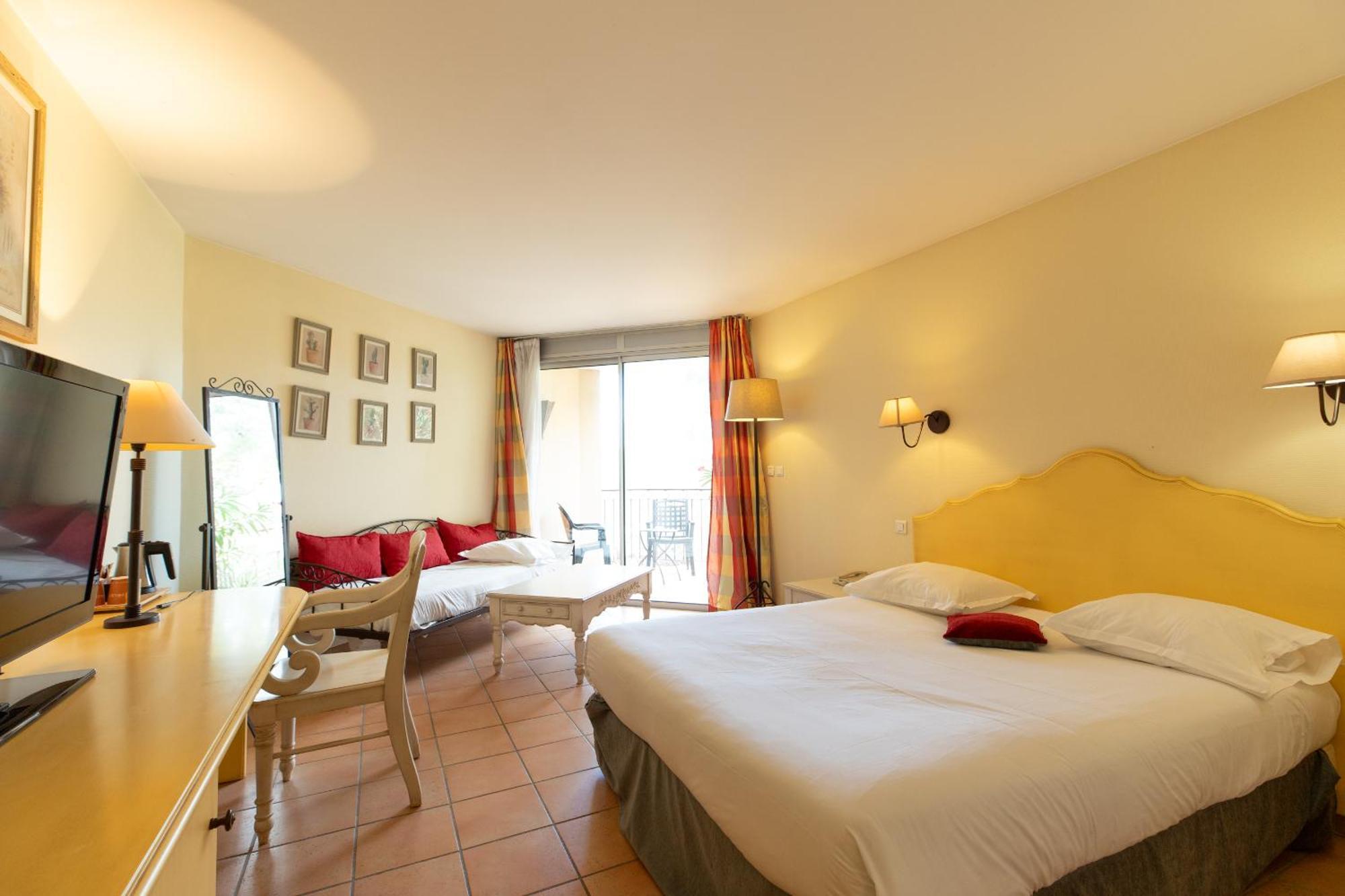 Golden Tulip Avignon Le Paradou Exterior foto
