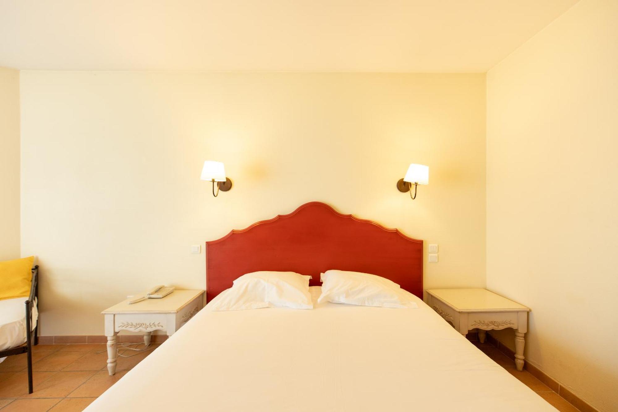 Golden Tulip Avignon Le Paradou Exterior foto