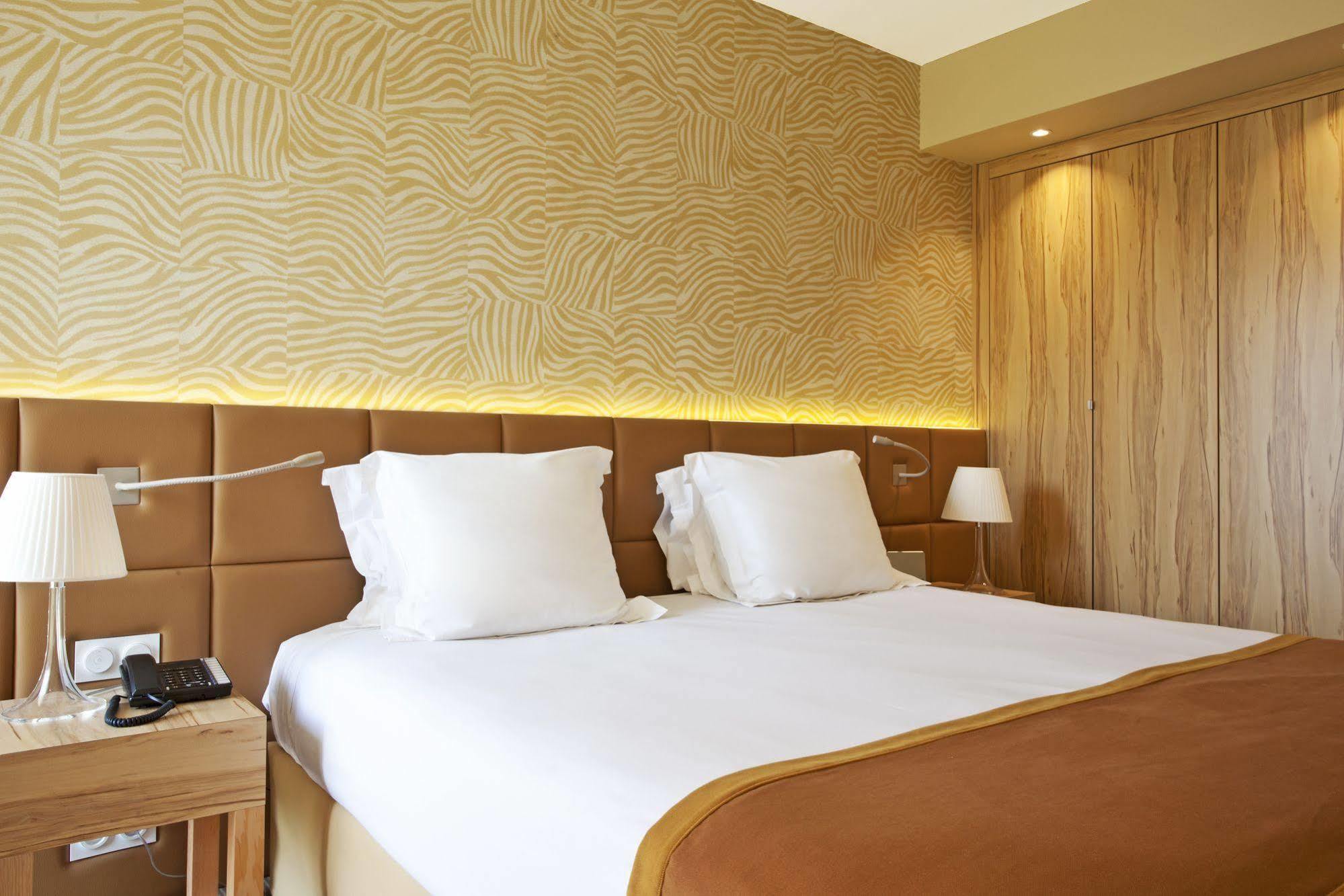 Golden Tulip Avignon Le Paradou Exterior foto